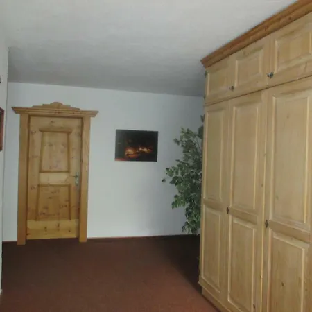 Hirschen אורחן וונס